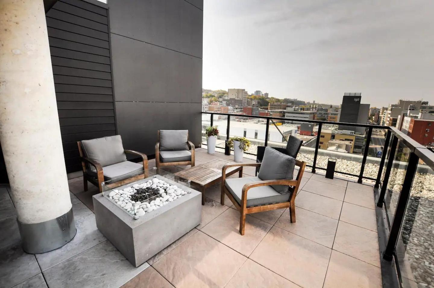 Quebec, Rustique Chic En Ville, Piscine Sur Le Toit Pour 2 A 6 Invites Zewnętrze zdjęcie